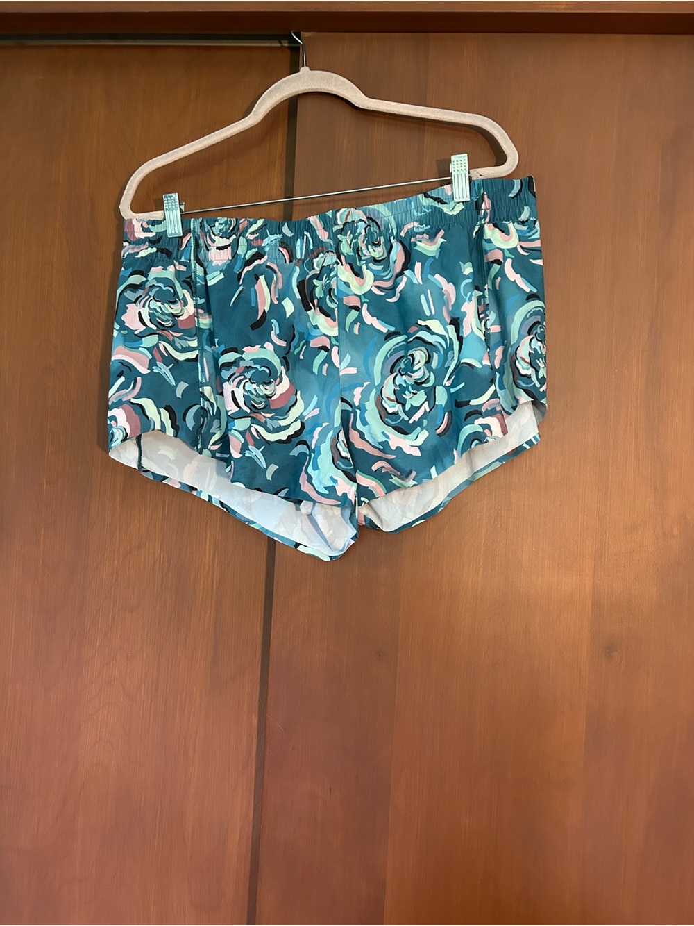 Athleta Printed Hustle Teal Shorts